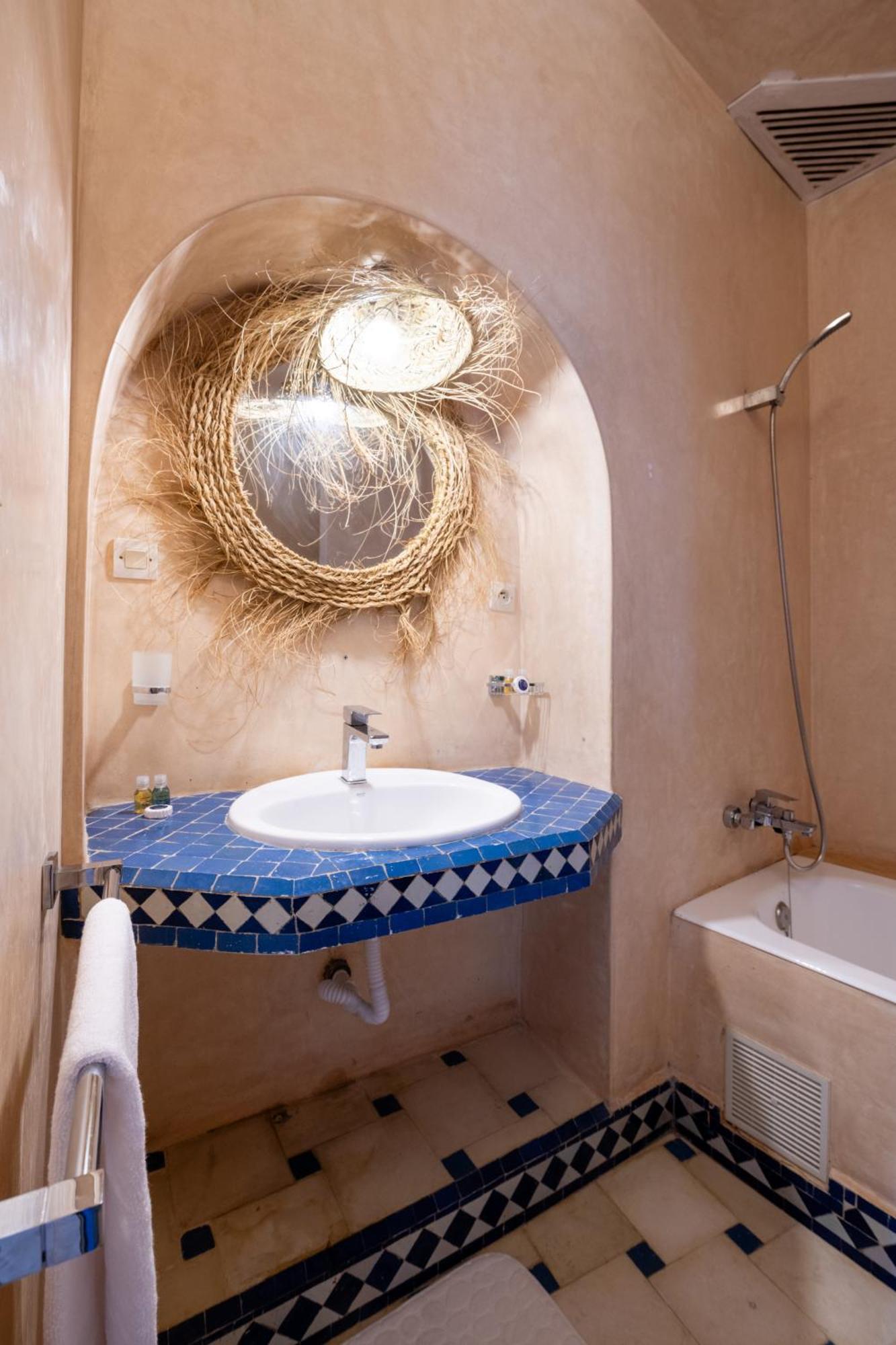 Riad Asilah 32 Экстерьер фото